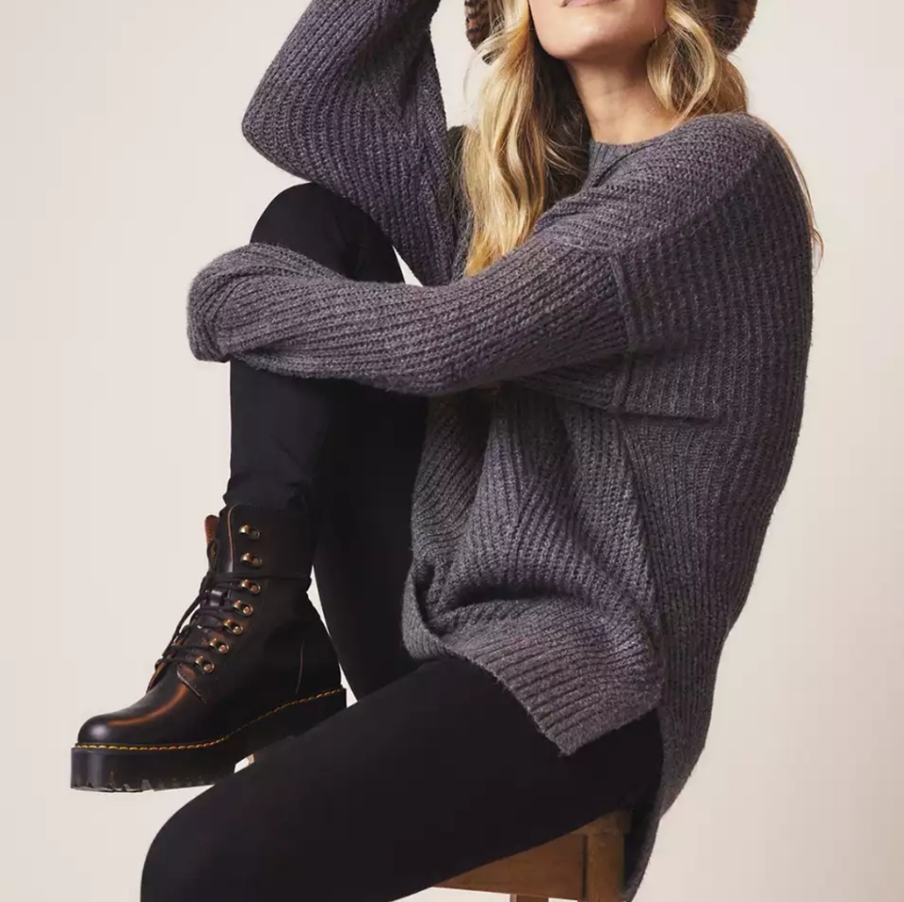 NWT AE Dreamspun Oversize Hi-Lo Sweater